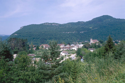 Vue d'ensemble du village. © Région Bourgogne-Franche-Comté, Inventaire du patrimoine