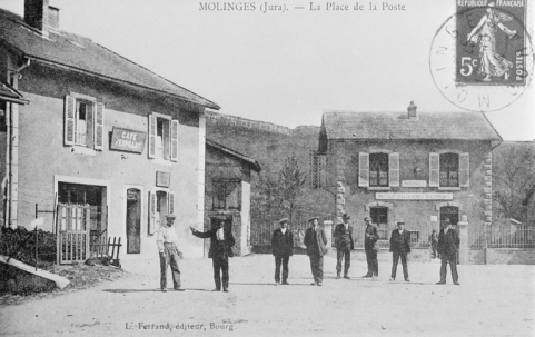 Molinges (Jura), la Place de la Poste. © Région Bourgogne-Franche-Comté, Inventaire du patrimoine