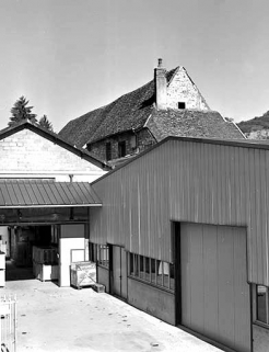 Le bâtiment du four industriel et la toiture de l'ancienne chapelle des Capucins. © Région Bourgogne-Franche-Comté, Inventaire du patrimoine