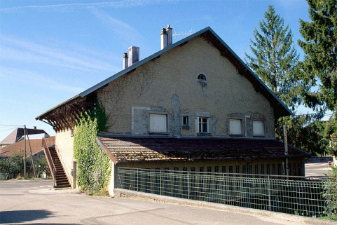 Vue de trois quarts arrière. © Région Bourgogne-Franche-Comté, Inventaire du patrimoine