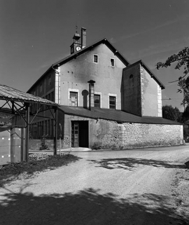 L'atelier de fabrication vu de trois quarts arrière. © Région Bourgogne-Franche-Comté, Inventaire du patrimoine L'atelier de fabrication vu de trois quarts arrière. © Région Bourgogne-Franche-Comté, Inventaire du patrimoine