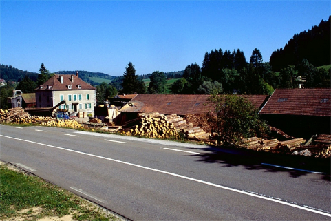 Vue d'ensemble depuis le sud-ouest. © Région Bourgogne-Franche-Comté, Inventaire du patrimoine