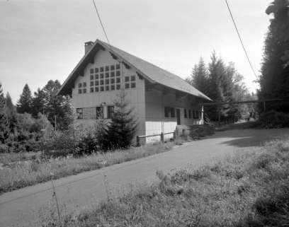 La sécherie résineuse vue de trois quarts arrière. © Région Bourgogne-Franche-Comté, Inventaire du patrimoine