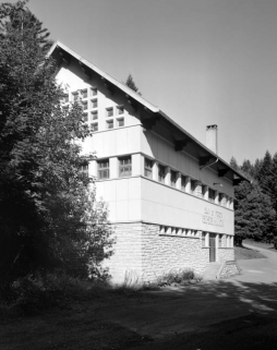 La sécherie résineuse vue de trois quarts gauche. © Région Bourgogne-Franche-Comté, Inventaire du patrimoine