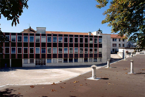 Façade sur cour d'un atelier de fabrication. © Région Bourgogne-Franche-Comté, Inventaire du patrimoine Façade sur cour d'un atelier de fabrication. © Région Bourgogne-Franche-Comté, Inventaire du patrimoine