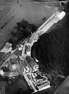 Vue aérienne depuis le sud-ouest. © Région Bourgogne-Franche-Comté, Inventaire du patrimoine Vue aérienne depuis le sud-ouest. © Région Bourgogne-Franche-Comté, Inventaire du patrimoine
