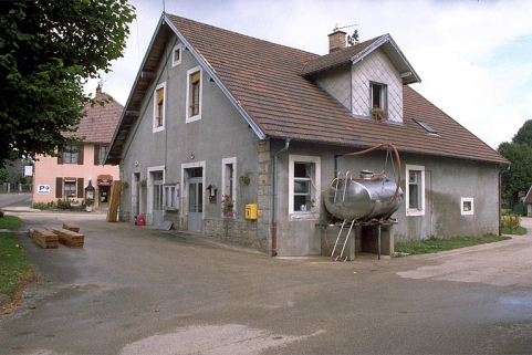 Vue de trois quarts droit. © Région Bourgogne-Franche-Comté, Inventaire du patrimoine