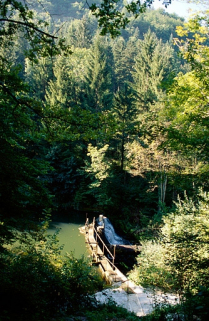 Barrage sur le bief de Balerne et départ de la conduite forcée. © Région Bourgogne-Franche-Comté, Inventaire du patrimoine
