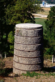Vue plongeante sur le four à chaux. © Région Bourgogne-Franche-Comté, Inventaire du patrimoine