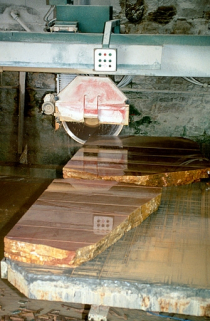 Débiteuse Gregori en cours de sciage : vue de détail. © Région Bourgogne-Franche-Comté, Inventaire du patrimoine