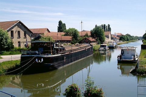 Vue d'ensemble de l'usine, depuis l'écluse. © Région Bourgogne-Franche-Comté, Inventaire du patrimoine