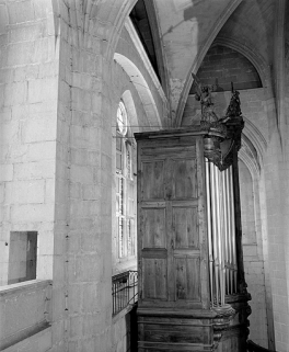 Coursière basse au revers de la façade. © Région Bourgogne-Franche-Comté, Inventaire du patrimoine