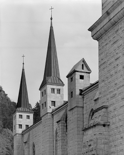 Détail des échauguettes du flanc nord. © Région Bourgogne-Franche-Comté, Inventaire du patrimoine