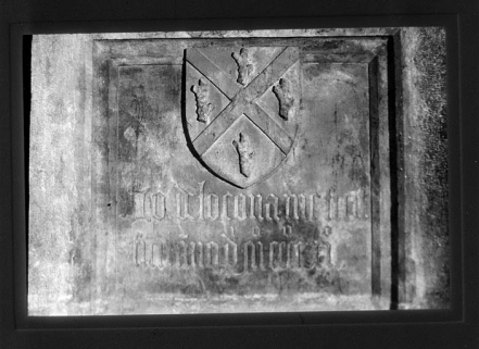 Armoiries et inscription sur la pile VIS, 4e quart 20e siècle. © Région Bourgogne-Franche-Comté, Inventaire du patrimoine