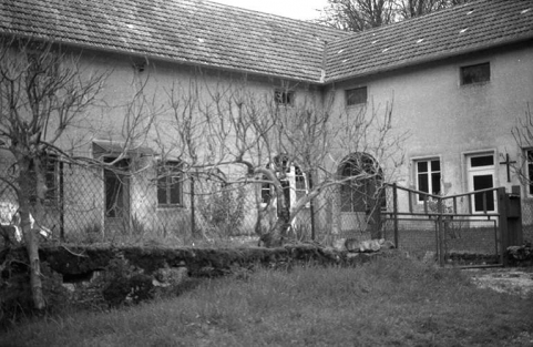 Les communs de trois quarts droit. © Région Bourgogne-Franche-Comté, Inventaire du patrimoine