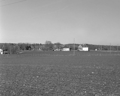 Vue d'ensemble depuis le sud-est. © Région Bourgogne-Franche-Comté, Inventaire du patrimoine Vue d'ensemble depuis le sud-est. © Région Bourgogne-Franche-Comté, Inventaire du patrimoine