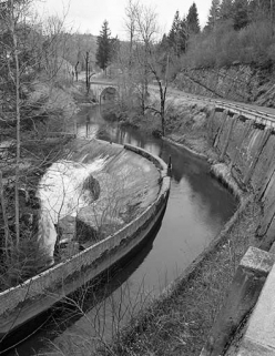 Canal d'amenée de la centrale. © Région Bourgogne-Franche-Comté, Inventaire du patrimoine