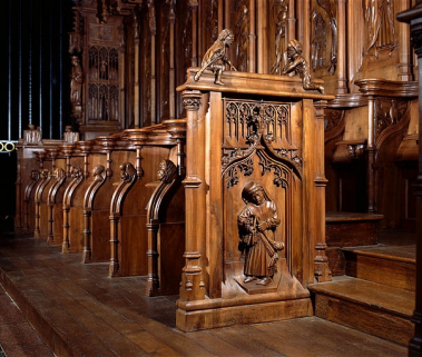 Deuxième jouée basse : moine portant les clefs. © Région Bourgogne-Franche-Comté, Inventaire du patrimoine