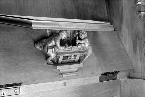 Miséricorde de la douzième stalle basse, vue de trois quarts. © Région Bourgogne-Franche-Comté, Inventaire du patrimoine