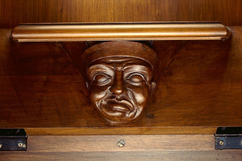 Miséricorde de la dix-neuvième stalle haute. © Région Bourgogne-Franche-Comté, Inventaire du patrimoine