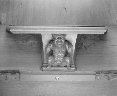 Miséricorde de la dixième stalle haute. © Région Bourgogne-Franche-Comté, Inventaire du patrimoine