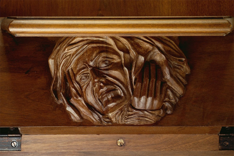 Miséricorde de la première stalle haute. © Région Bourgogne-Franche-Comté, Inventaire du patrimoine