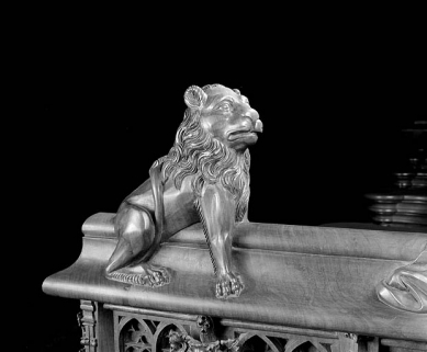Statuette de la première jouée basse : lion. © Région Bourgogne-Franche-Comté, Inventaire du patrimoine
