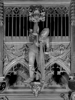 Vue de la dixième statuette du dais : arbalétrier. © Région Bourgogne-Franche-Comté, Inventaire du patrimoine