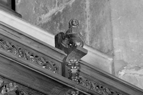 Vue de la dix-neuvième statuette : animal à tête humaine. © Région Bourgogne-Franche-Comté, Inventaire du patrimoine