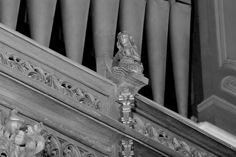 Vue de la seizième statuette : sirène. © Région Bourgogne-Franche-Comté, Inventaire du patrimoine