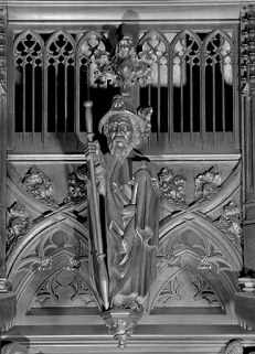 Vue de la vingt-deuxième statuette du dais : saint Jacques le Majeur. © Région Bourgogne-Franche-Comté, Inventaire du patrimoine