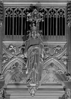 Vue de la vingtième statuette du dais : sainte Ursule. © Région Bourgogne-Franche-Comté, Inventaire du patrimoine