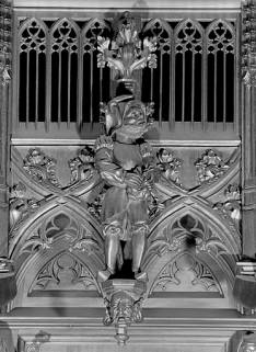 Vue de la quatrième statuette du dais : saint en armure. © Région Bourgogne-Franche-Comté, Inventaire du patrimoine