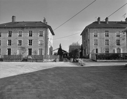 Bâtiments à usage de logements et de bureaux. © Région Bourgogne-Franche-Comté, Inventaire du patrimoine