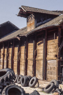Détail de façade d'un magasin industriel. © Région Bourgogne-Franche-Comté, Inventaire du patrimoine