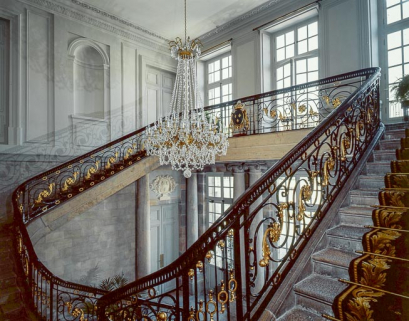 Intérieur : escalier d'honneur, vue d'ensemble. © Région Bourgogne-Franche-Comté, Inventaire du patrimoine
