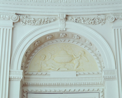 Intérieur : le salon ovale, détail d'un dessus de porte. © Région Bourgogne-Franche-Comté, Inventaire du patrimoine