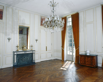 Intérieur : le salon d'attente, de trois quarts gauche. © Région Bourgogne-Franche-Comté, Inventaire du patrimoine