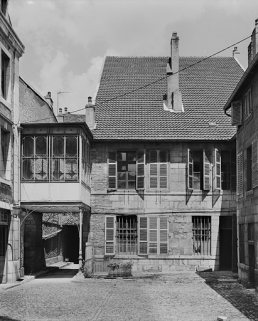 Logis sur rue : façade postérieure. © Région Bourgogne-Franche-Comté, Inventaire du patrimoine Logis sur rue : façade postérieure. © Région Bourgogne-Franche-Comté, Inventaire du patrimoine