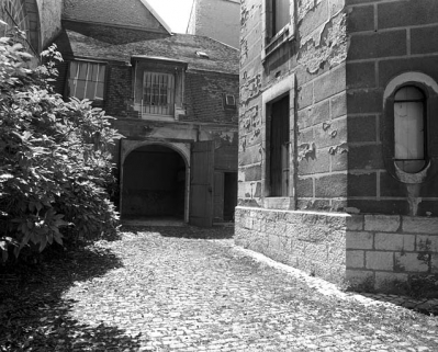 Vue du bâtiment des remises, de face. © Région Bourgogne-Franche-Comté, Inventaire du patrimoine