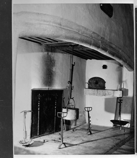 Intérieur de la cuisine, en 1980. © Région Bourgogne-Franche-Comté, Inventaire du patrimoine Intérieur de la cuisine, en 1980. © Région Bourgogne-Franche-Comté, Inventaire du patrimoine