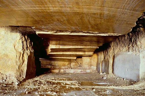 Au fond à droite, poulies de renvoi du fil hélicoïdal. © Région Bourgogne-Franche-Comté, Inventaire du patrimoine