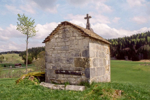 Façade postérieure et face gauche. © Région Bourgogne-Franche-Comté, Inventaire du patrimoine Façade postérieure et face gauche. © Région Bourgogne-Franche-Comté, Inventaire du patrimoine