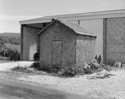 Resserre ou " grenier fort ". © Région Bourgogne-Franche-Comté, Inventaire du patrimoine Resserre ou " grenier fort ". © Région Bourgogne-Franche-Comté, Inventaire du patrimoine