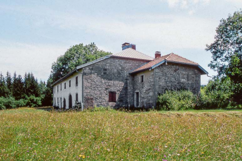 Ferme au hameau de Beauregard. © Région Bourgogne-Franche-Comté, Inventaire du patrimoine Ferme au hameau de Beauregard. © Région Bourgogne-Franche-Comté, Inventaire du patrimoine