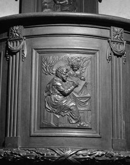 Troisième panneau de la cuve : saint Matthieu. © Région Bourgogne-Franche-Comté, Inventaire du patrimoine Troisième panneau de la cuve : saint Matthieu. © Région Bourgogne-Franche-Comté, Inventaire du patrimoine