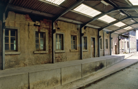 Quai couvert établi contre l'ancien tissage. © Région Bourgogne-Franche-Comté, Inventaire du patrimoine