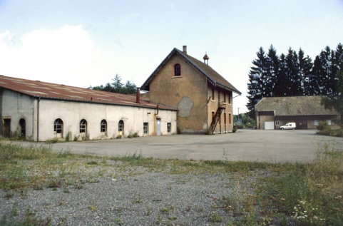 Atelier de forge et bâtiment du laboratoire et des bureaux. © Région Bourgogne-Franche-Comté, Inventaire du patrimoine