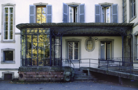 Perron et véranda du logement patronal. © Région Bourgogne-Franche-Comté, Inventaire du patrimoine
