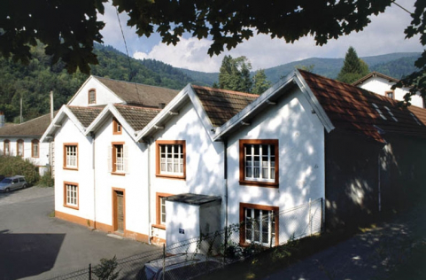 Bâtiment abritant les bureaux et l'atelier de réparation. © Région Bourgogne-Franche-Comté, Inventaire du patrimoine